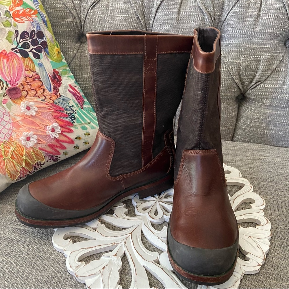 Ugg Men’s Winter Snow Boots 10